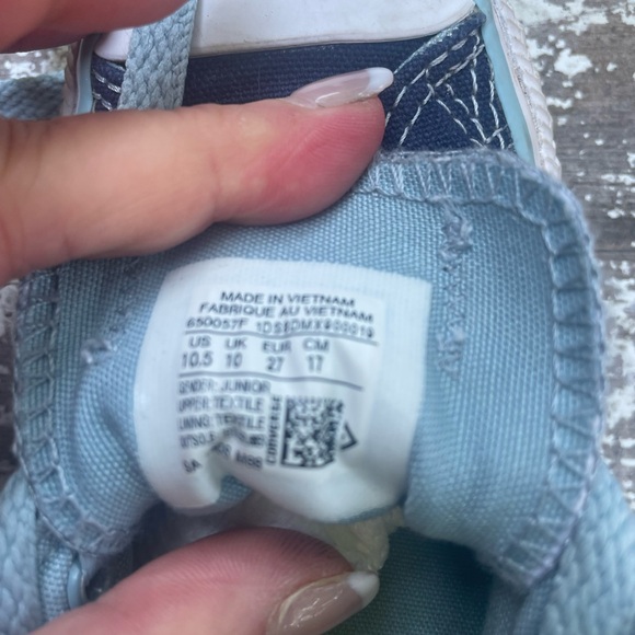 Little kids Converse size 10.5 - Picture 9 of 10